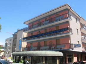  Hotel Mediterranée  Споторно